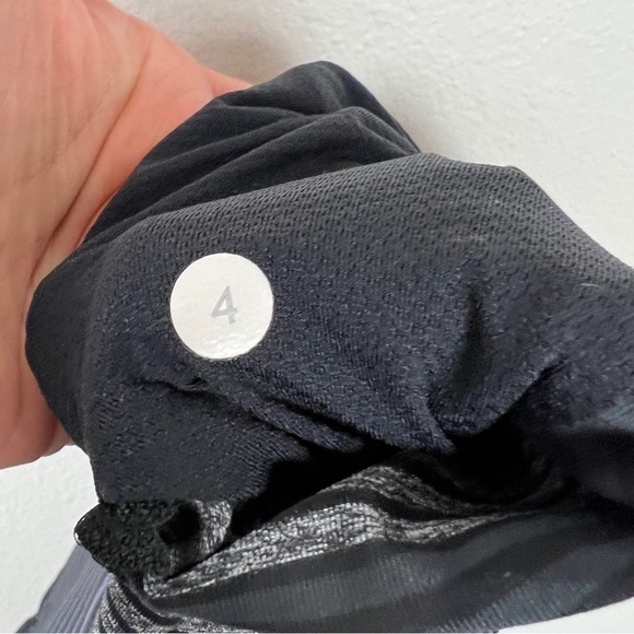 Lululemon Passion Crop II Leggings Om Stripe - Picture 6 of 6